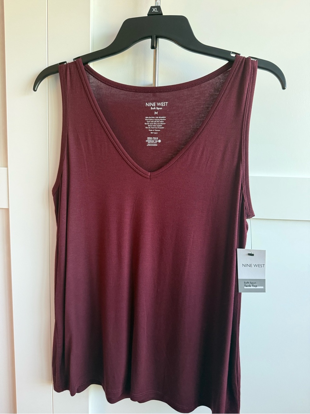 NWT - Nine West Women's V-Neck Sleeveless Tank Top in Burgundy - size M